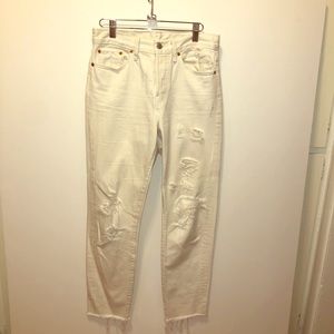 Levi’s off white colored boyfriend fit jeans
